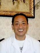 理事長・歯科医師 中尾良治